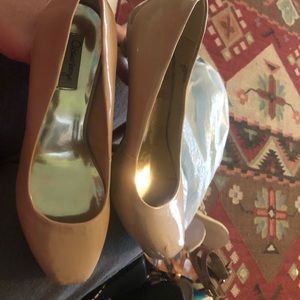 Olsenboye Nude Patent Siltellos, Size 8, worn once